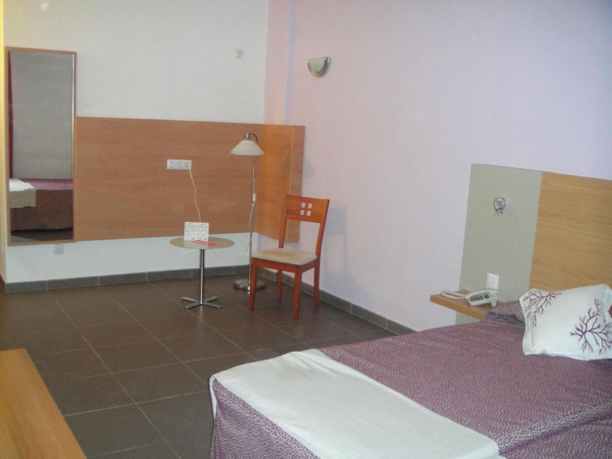 Mhc Arenales Hotel Лас-Пальмас-де-Гран-Канария Экстерьер фото